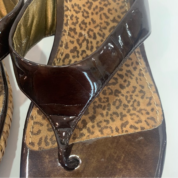 PAOLO chocolate brown patent wedge thong sandal with woven bottom size 11 - Picture 13 of 16